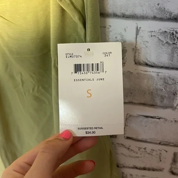 NWT Emma James green lace neck tanktop with rhinestones​​​​​​​​​​​ - Picture 3 of 4